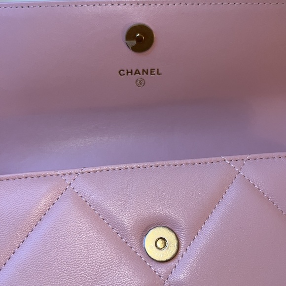 Chanel 19 Clutch With Chain - Picture 6 of 8